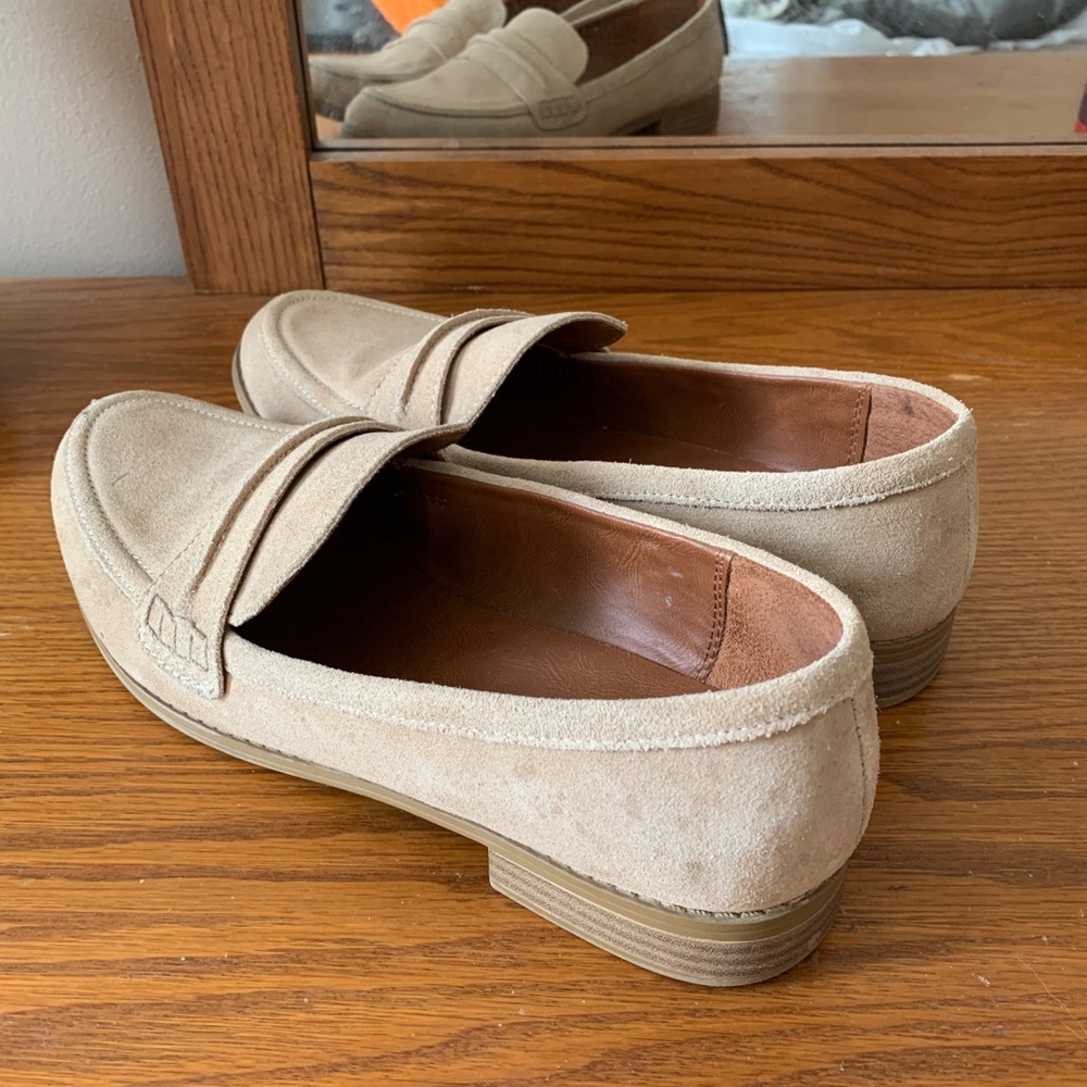 Universal Thread Loafers - Picture 2 of 3